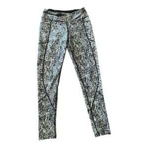 Victoria Secret Heathered Black and White Athletic Leggings Size Medium